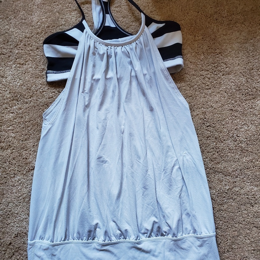 Lululemon tank top with buit in sporta bra